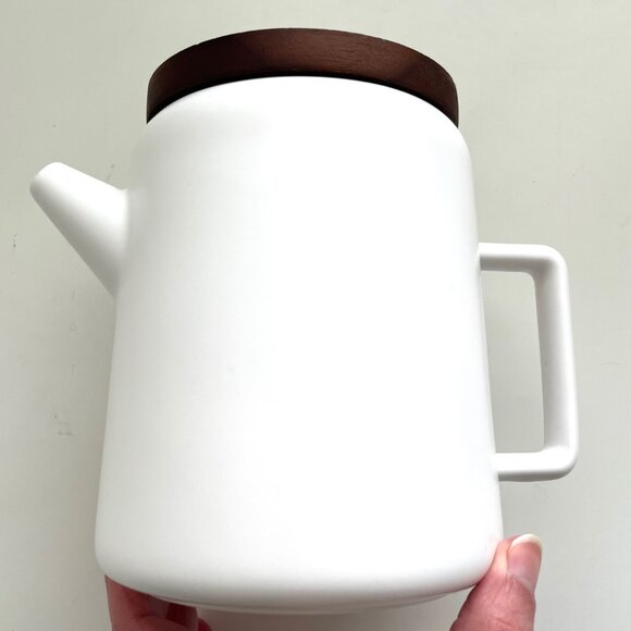 Good Citizen Matte White Ceramic Coffee Tea Pot | 32 oz - Picture 3 of 7